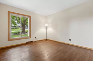 717 Mansfield Cir, Hartland, WI 53029 - Photo 35