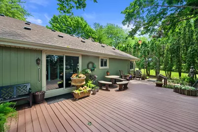 717  Mansfield Cir, Hartland, WI 53029 - Photo 7