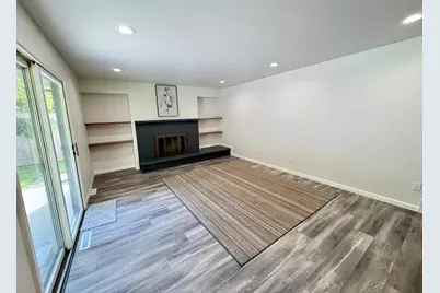 8008  Gina Dr, Racine, WI 53406 - Photo 13