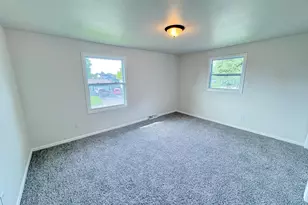 8008 Gina Dr, Racine, WI 53406 - Photo 21