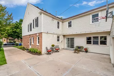 4760 N Woodburn St, Whitefish Bay, WI 53211 - Photo 37