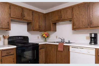 320 E Pleasant St #106, Oconomowoc, WI 53066 - Photo 11