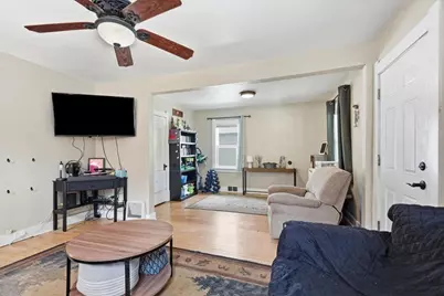 2133 S 89th St, West Allis, WI 53227 - Photo 5