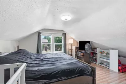 2133 S 89th St, West Allis, WI 53227 - Photo 17