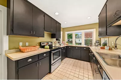 2924 N 74th St, Milwaukee, WI 53210 - Photo 15