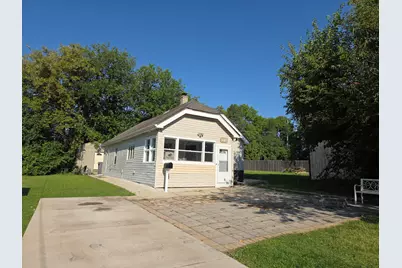 1567 S 100th St, West Allis, WI 53214 - Photo 1