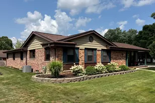 1804 W Clayton Crest Ave, Milwaukee, WI 53221 - Photo 1