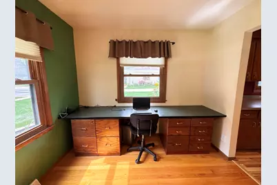 1804 W Clayton Crest Ave, Milwaukee, WI 53221 - Photo 13