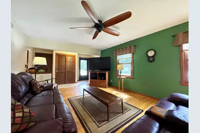 1804 W Clayton Crest Ave, Milwaukee, WI 53221 - Photo 9