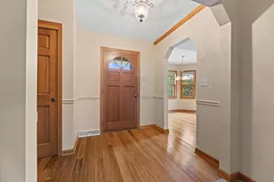 W155N6631 Blue Heron Dr, Menomonee Falls, WI 53051 - Photo 7