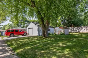 8505 W Arthur Ave, West Allis, WI 53227 - Photo 23