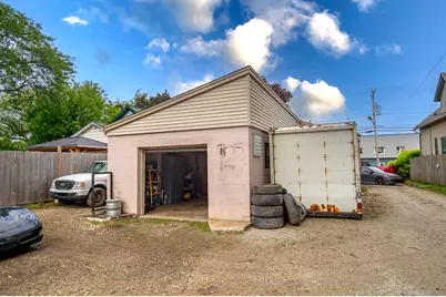 4252  Douglas Ave, Racine, WI 53402 - Photo 9