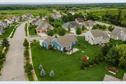 1724  Moccasin Trl, Waukesha, WI 53189 - Photo 83