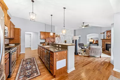 1724  Moccasin Trl, Waukesha, WI 53189 - Photo 21