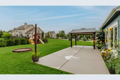 1724  Moccasin Trl, Waukesha, WI 53189 - Photo 69