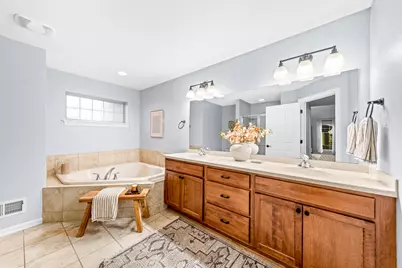 1724  Moccasin Trl, Waukesha, WI 53189 - Photo 37