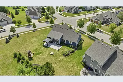 1724  Moccasin Trl, Waukesha, WI 53189 - Photo 89