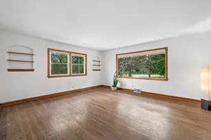 5630 S 20th St, Milwaukee, WI 53221 - Photo 9