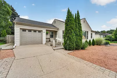 1127 W Colonial Dr, Racine, WI 53405 - Photo 31