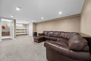 265 N 112th St, Wauwatosa, WI 53226 - Photo 21