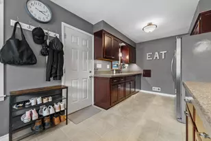 265 N 112th St, Wauwatosa, WI 53226 - Photo 11