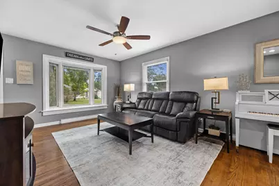 265 N 112th St, Wauwatosa, WI 53226 - Photo 5