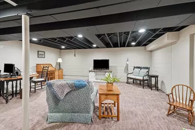 2445  Buena Vista Dr, Brookfield, WI 53045 - Photo 29