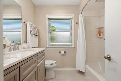 2445  Buena Vista Dr, Brookfield, WI 53045 - Photo 21