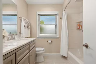 2445 Buena Vista Dr, Brookfield, WI 53045 - Photo 21
