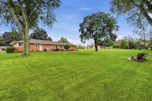 2445 Buena Vista Dr, Brookfield, WI 53045 - Photo 41