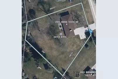 2445  Buena Vista Dr, Brookfield, WI 53045 - Photo 43