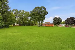 2445 Buena Vista Dr, Brookfield, WI 53045 - Photo 39