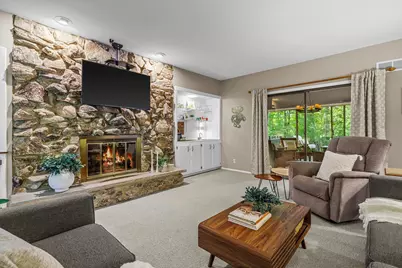 5003  Bluebird Ln, Racine, WI 53406 - Photo 9