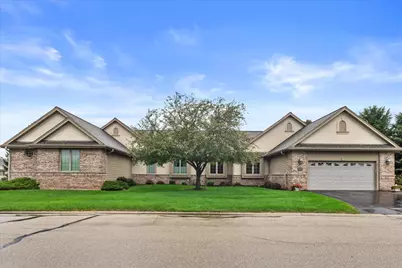 111  Eagles Cove Cir, North Prairie, WI 53153 - Photo 1