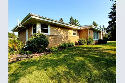 W140N7250  Lilly Rd, Menomonee Falls, WI 53051 - Photo 3