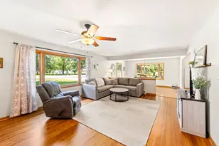 248 E Ottawa Ave, Dousman, WI 53118 - Photo 7