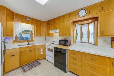 W160N9756  Colonial Dr, Germantown, WI 53022 - Photo 9