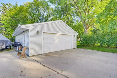 W160N9756  Colonial Dr, Germantown, WI 53022 - Photo 5