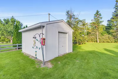 W160N9756  Colonial Dr, Germantown, WI 53022 - Photo 35