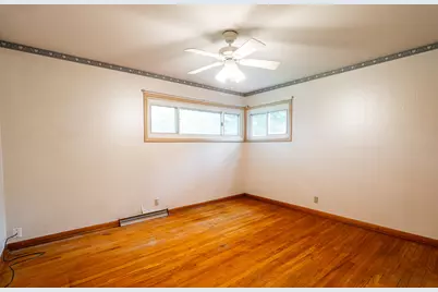5833 W Calumet Rd, Milwaukee, WI 53223 - Photo 9