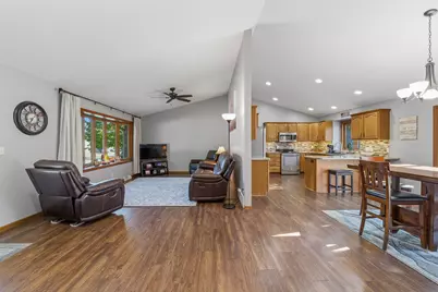713  Audubon Rd, Howards Grove, WI 53083 - Photo 5