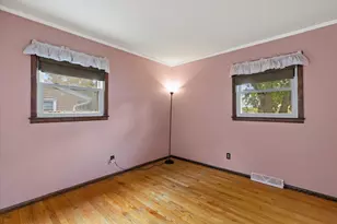 10425 W Terra Ave, Milwaukee, WI 53224 - Photo 17