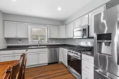 10425 W Terra Ave, Milwaukee, WI 53224 - Photo 7