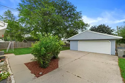 10425 W Terra Ave, Milwaukee, WI 53224 - Photo 5