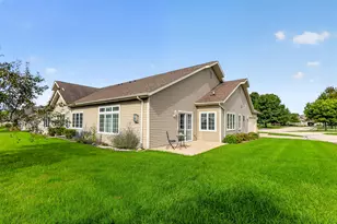 5333 S Butterfield Way, Greenfield, WI 53221 - Photo 25