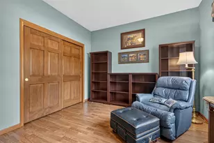 5333 S Butterfield Way, Greenfield, WI 53221 - Photo 13