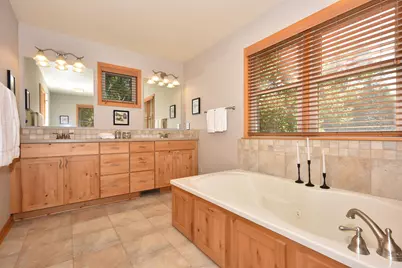 5405 W Hillcrest Dr, Mequon, WI 53092 - Photo 17