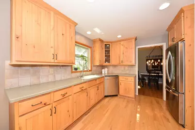 5405 W Hillcrest Dr, Mequon, WI 53092 - Photo 3