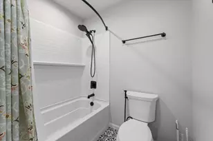 7519 S 50th Ct, Franklin, WI 53132 - Photo 21