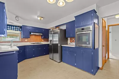 7429 W Glendale Ave, Milwaukee, WI 53218 - Photo 3